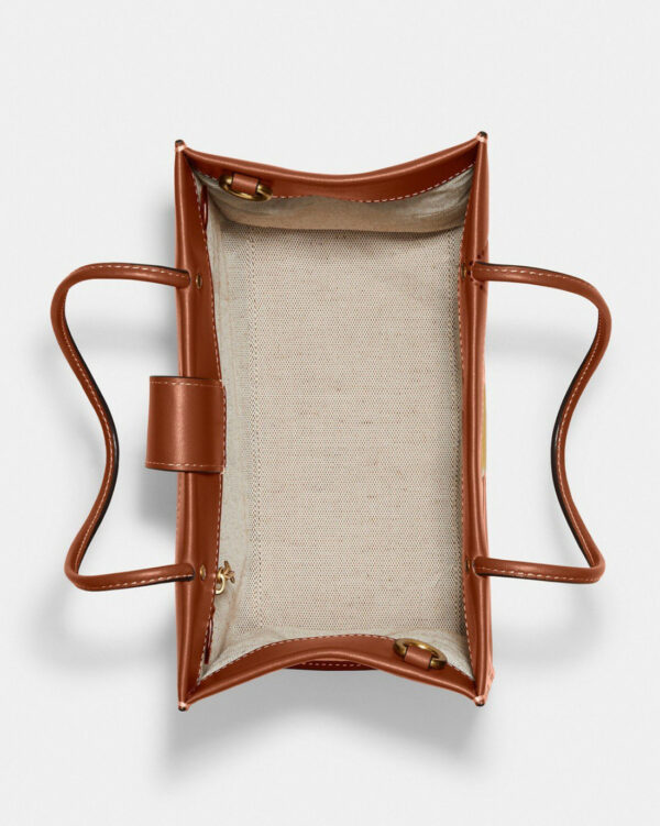 Coach Cashin Carry Tote 22 With Trompe Loeil Print (1941 Saddle Multi) Boutique Transfer Comes With Dustbag,paperbag And Box - Image 3