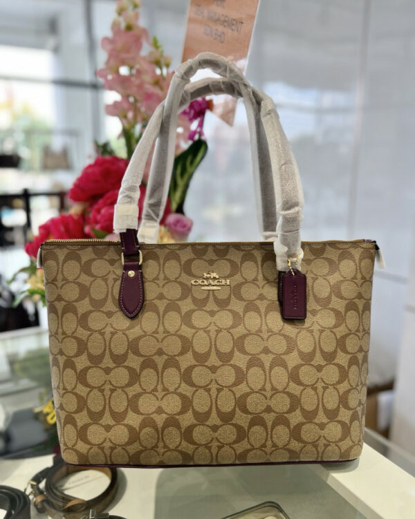 Coach Gallery Tote In Signature Canvas (gold/khaki/deep Berry) - Image 5
