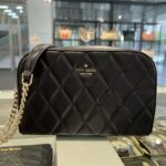 KATE SPADE CAREY QUILTED CAMERA BAG (BLACK)