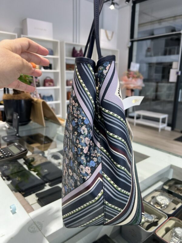 Tory Burch Kerrington Square Tote (navy Multi) - Image 2