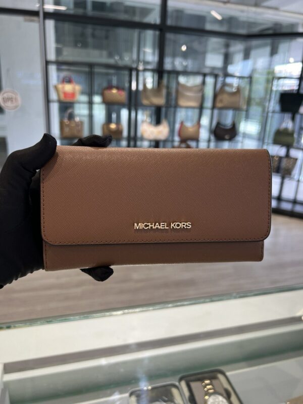 Michael Kors Jet Set Travel Leather Large Trifold Wallet (Luggage)