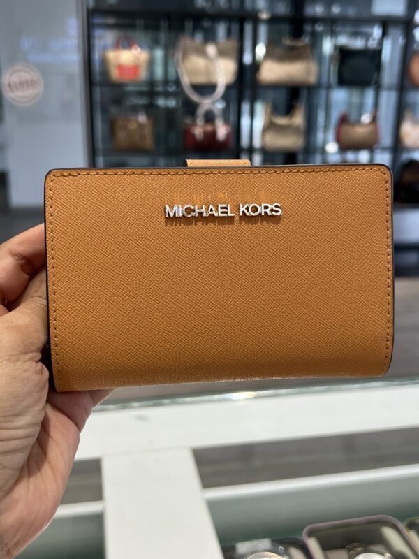 Michael Kors Jet Set Travel Saffiano Leather Bifold Zip Coin Wallet (Cider)