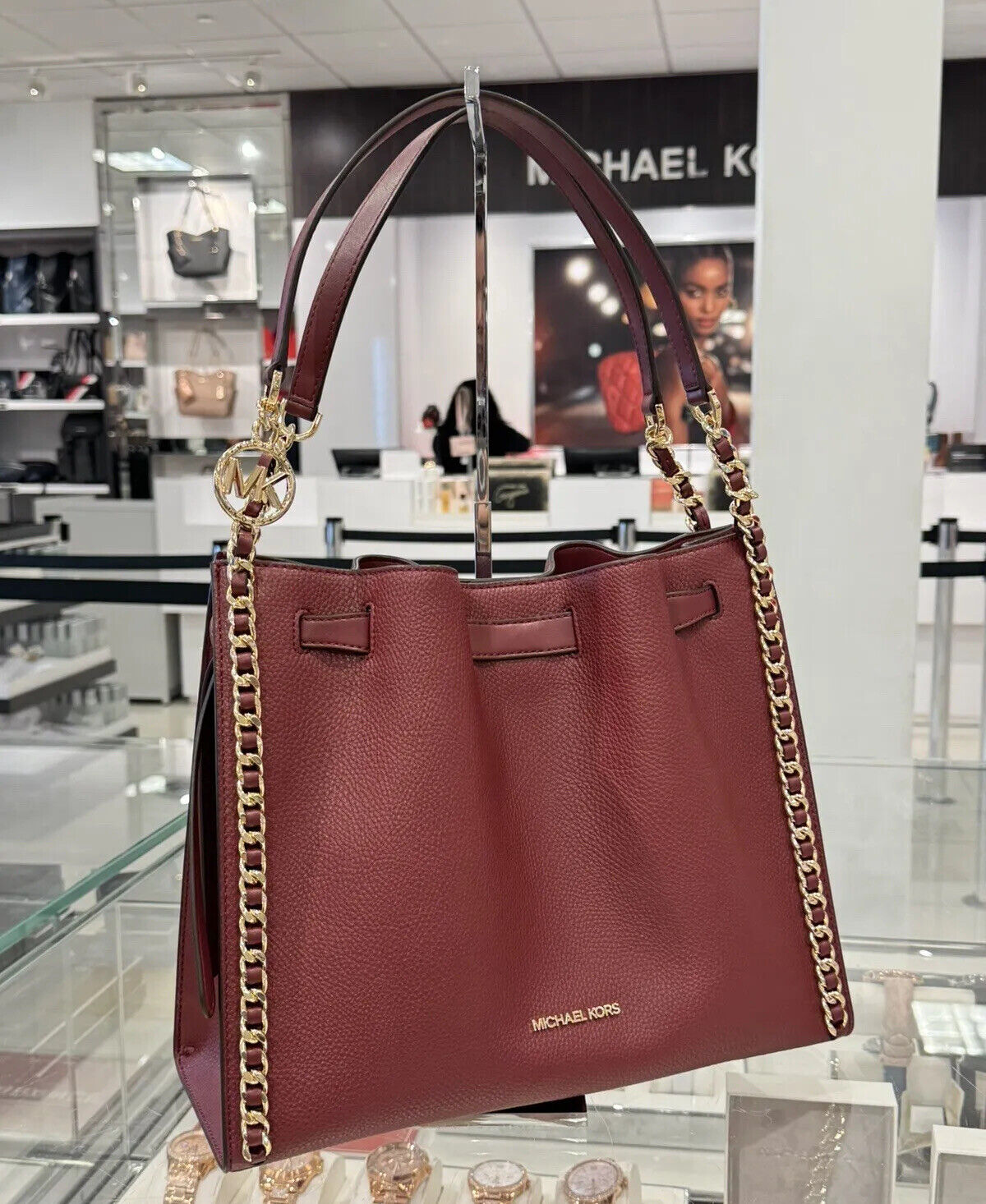 Michael Kors Mina Large Chain Shoulder Bag Cherry Butik Sarah Shaber