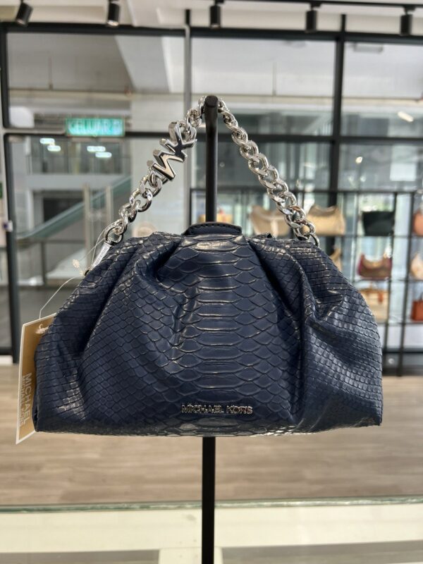 Michael Kors Nola Small Chain Clutch Crossbody (Navy/RSKF)