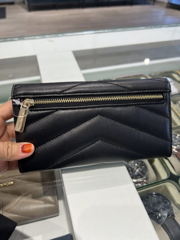 Michael Kors Jet Set Travel Leather Quilted Large Trifold Wallet (Black) - Image 2