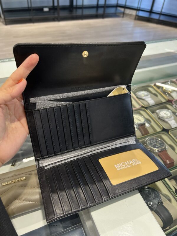 Michael Kors Jet Set Travel Leather Quilted Large Trifold Wallet (Black) - Image 3