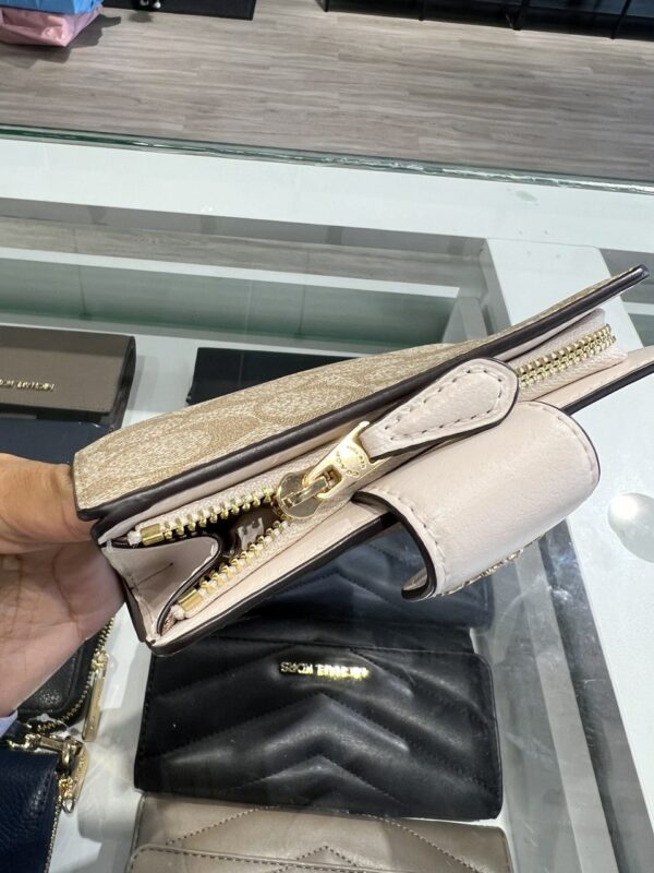 Coach Medium Corner Zip Wallet In Signature (Chalk) - Image 4