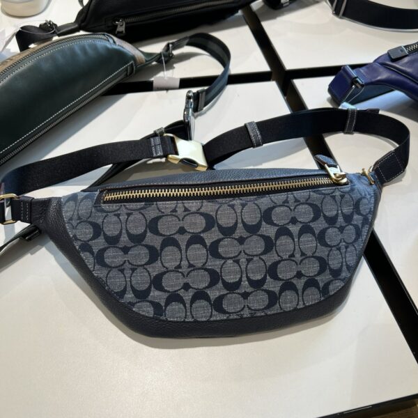 Coach Warren Belt Bag In Signature Chambray (Denim) - Image 2