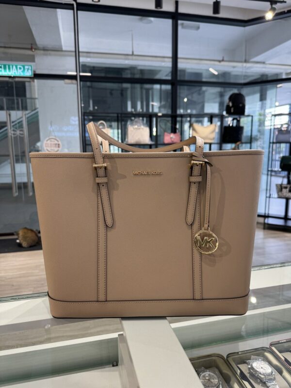 Michael Kors Jet Set Travel Large Top Zip Shoulder Tote (Camel)