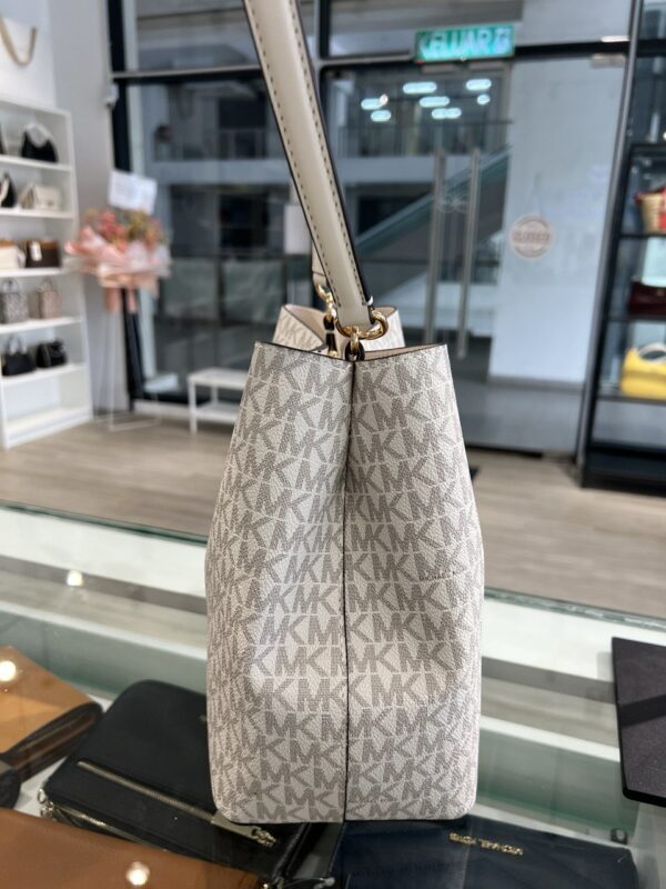 Michael Kors Pratt Bucket Logo Medium Shoulder (Vanilla) - Image 3