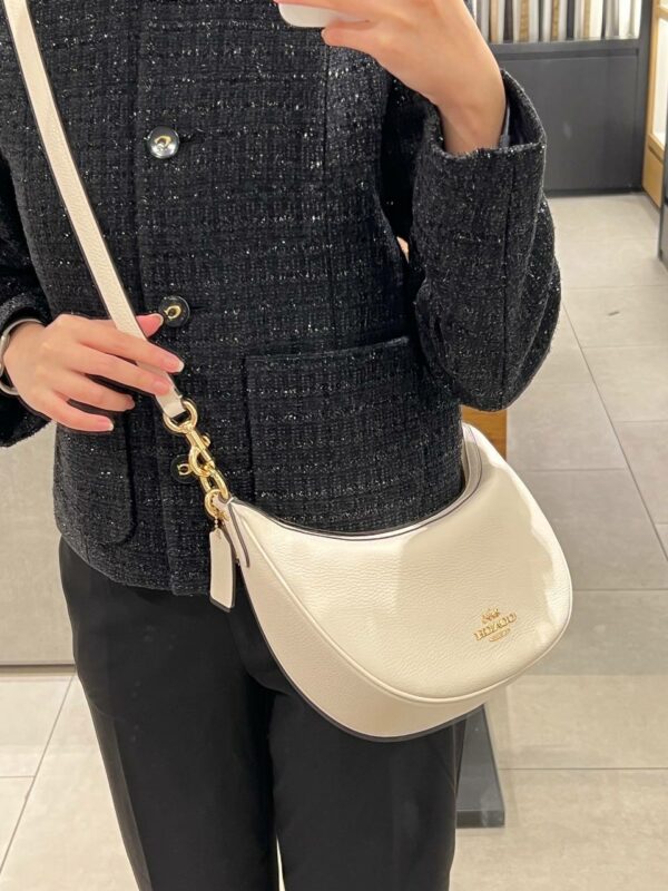 Coach Aria Shoulder Bag(Chalk) - Image 5