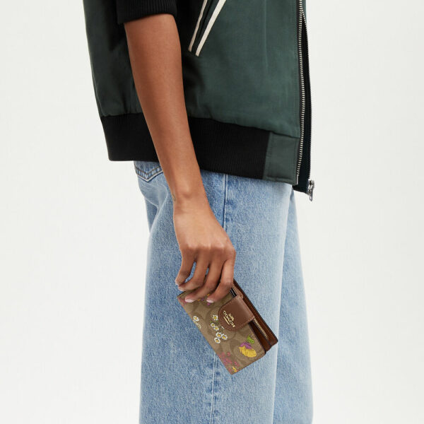 Coach Medium Corner Zip Wallet In Signature Canvas With Floral Print (Khaki Multi) - Image 2