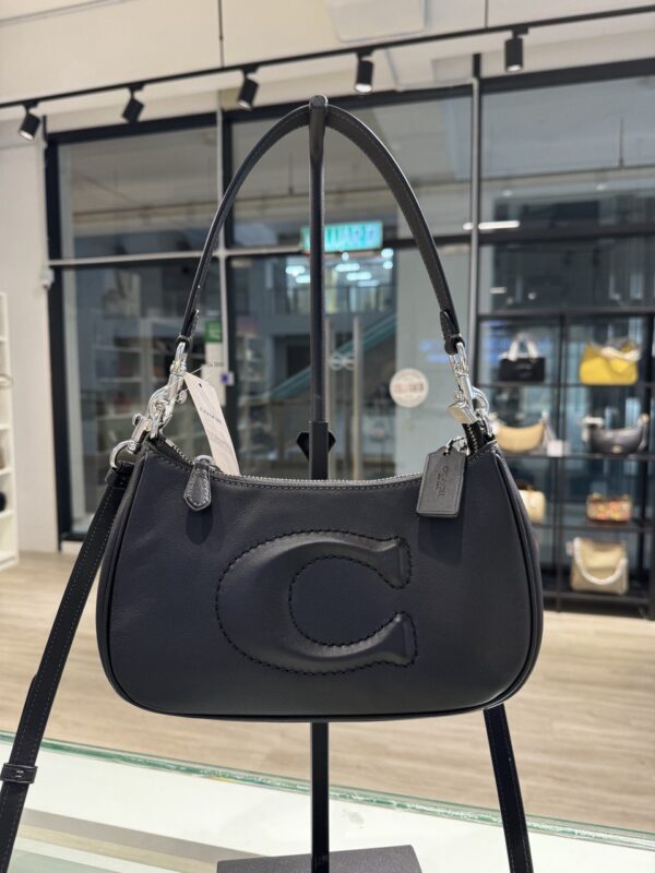 Coach Teri Shoulder Bag With Signature Quilting (Black) - Image 4
