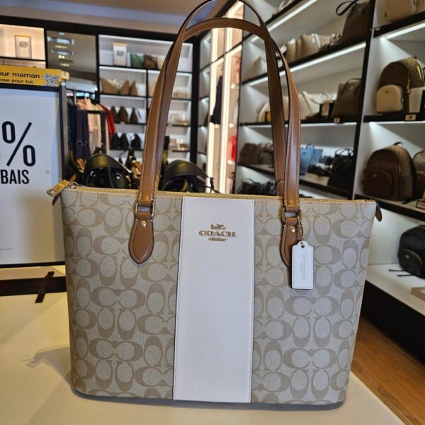 Coach Gallery Tote in Signature Canvas (Chalk Light Saddle)