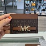 Michael Kors Reed Large Logo Card Case (Brown)