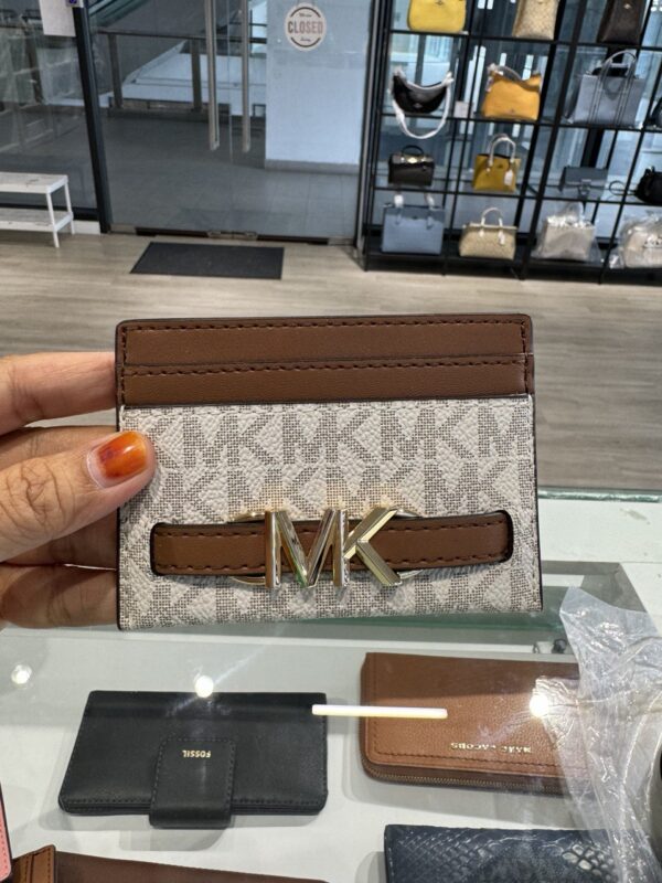 Michael Kors Reed Large Logo Card Case (Vanilla)