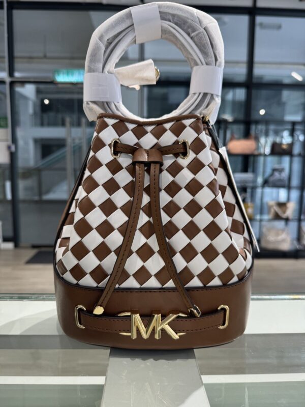 Michael Kors Reed Medium Bucket Messenger (Luggage)