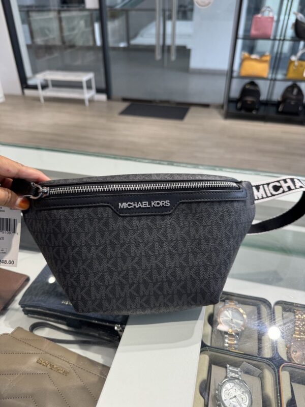 Michael Kors Cooper Mini Logo Belt Bag (Black) - Image 5
