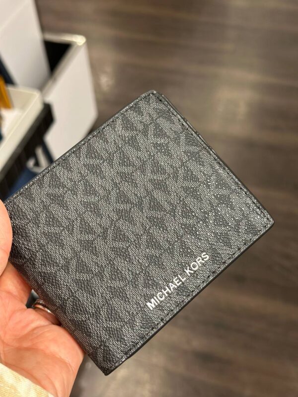 Michael Kors Harrison Logo Billfold Wallet With Passcase (Black) - Image 2