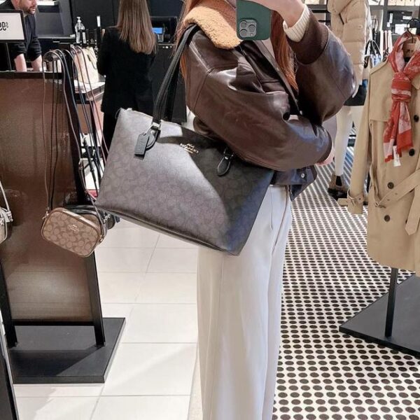 Coach Gallery Tote In Signature Canvas (Brown Black) - Image 2