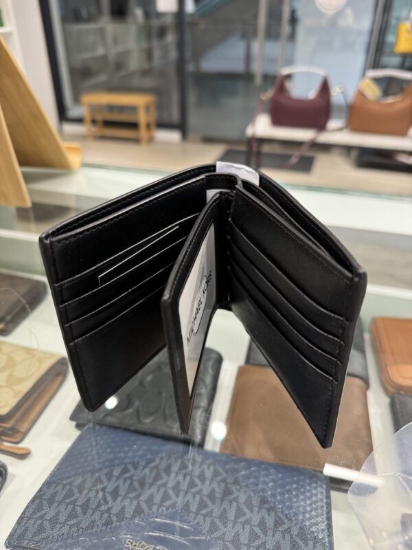 Michael Kors Rivington Billfold Wallet With Passcase (Black) - Image 3