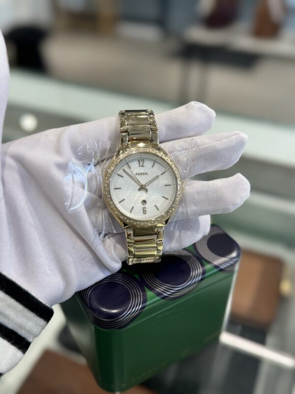Fossil Ashtyn Three-Hand Date Gold-Tone Stainless Steel Women Watch (BQ3842) - Image 4
