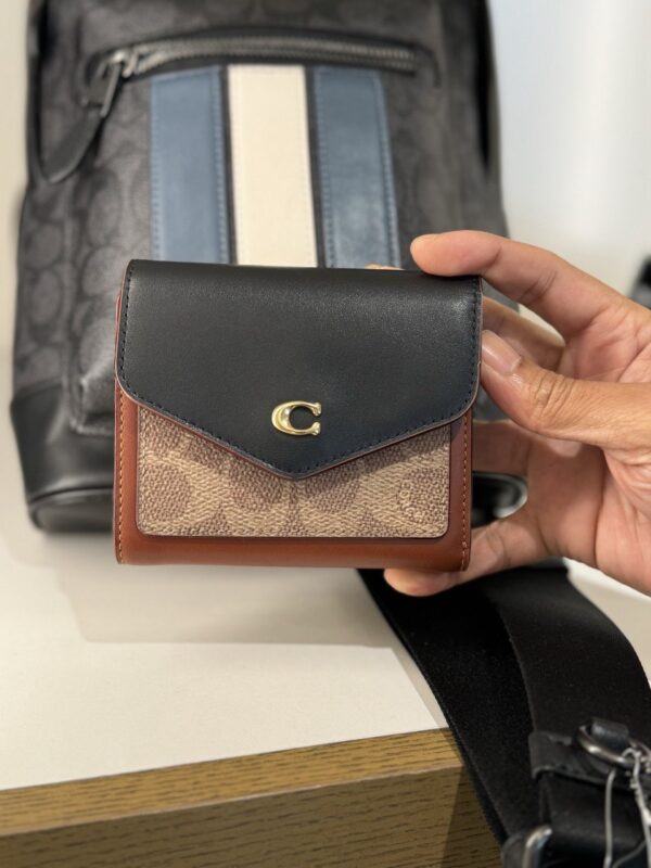Coach Wyn Small Wallet In Colorblock Signature Canvas (Tan Black)-Boutique Collection - Image 4