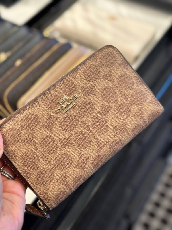 Coach Medium Id Zip Wallet In Signature Canvas (Tan Brown) - Image 3