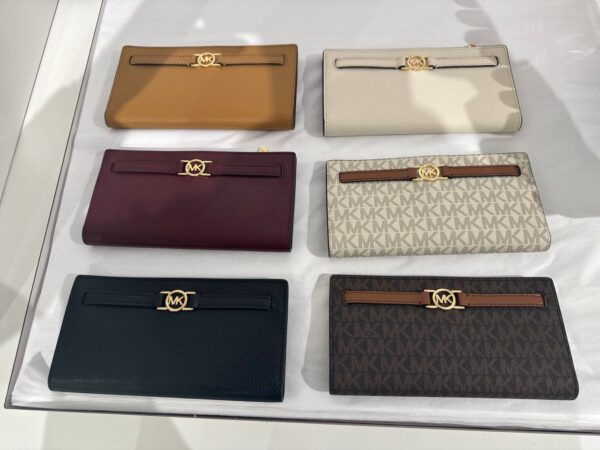 Michael Kors Reed Large Snap Wallet (Vanilla) - Image 4