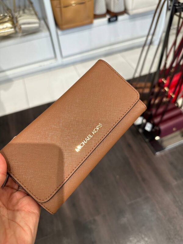 [Pre-Order] - Michael Kors Jet Set Travel Large Trifold Wallet (Luggage) - Image 4