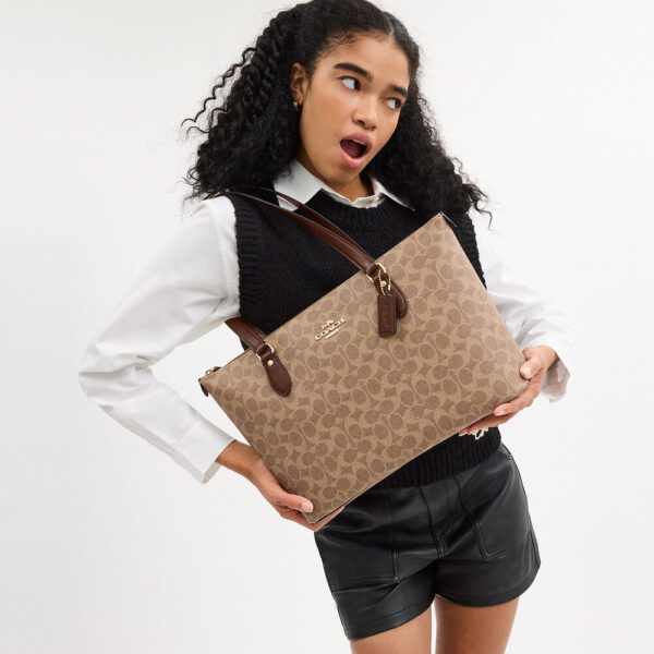 [Pre Order]- Coach Gallery Tote Bag In Signature Canvas (Tan Brown) - Image 2