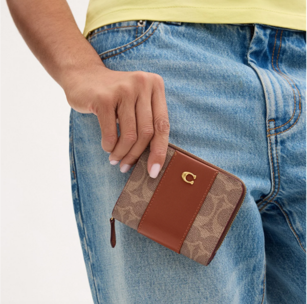 Coach Billfold Wallet In Colorblock Signature Canvas (Tan) Boutique Collection - Image 2