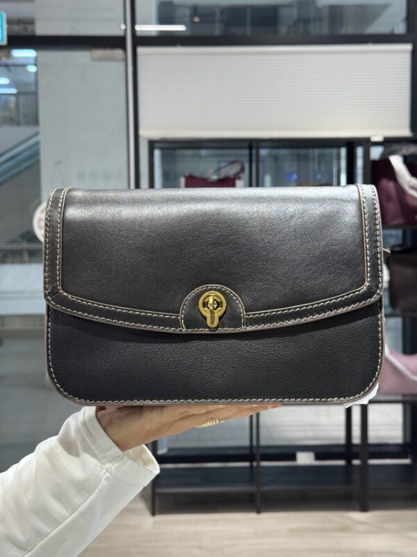 Fossil Ainsley Flap Crossbody (Black) - Image 3