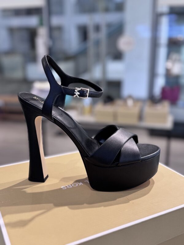 Michael Kors Leona Platform Leather (Black) Size US9 BEST DEAL