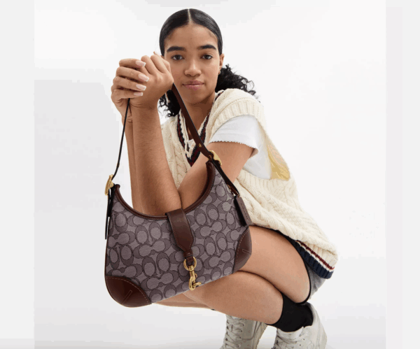 [Pre Order]- Coach Hamptons Hobo Bag In Signature Jacquard (Oak Maple) Boutique Collection - Image 2