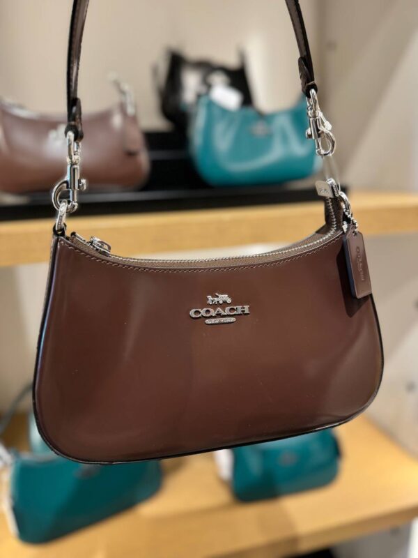 [Pre Order] - Coach Teri Shoulder Bag (Maple) - Image 4
