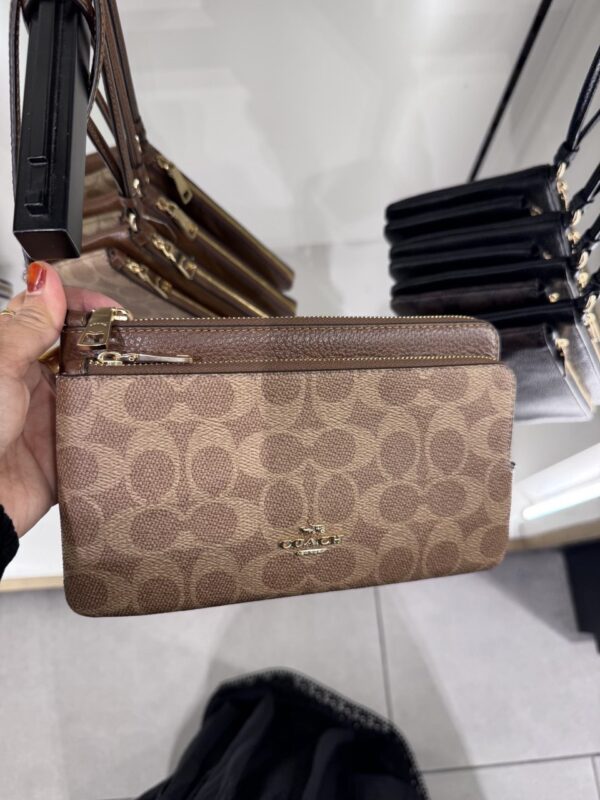 [Pre Order]- Coach Double Zip Wallet Wristlet (Tan Brown) - Image 2