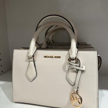 Michael Kors Sheila Small Satchel (Light Cream)