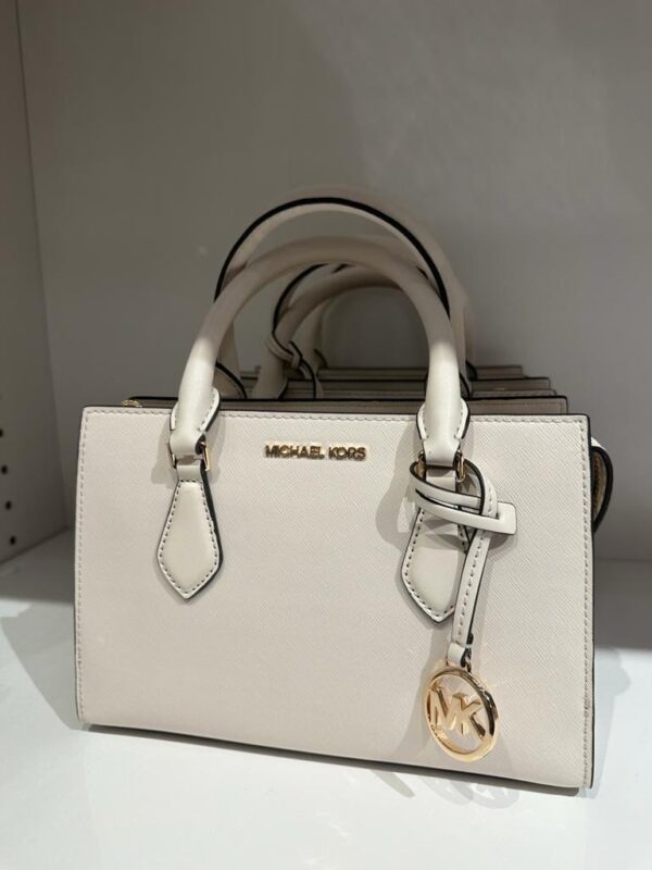 [Pre Order]-Michael Kors Sheila Small Satchel (Light Cream)