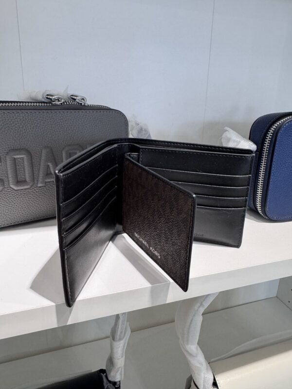Michael Kors Rivington Leather Wallet with Passcase (Brown Black) - Image 2