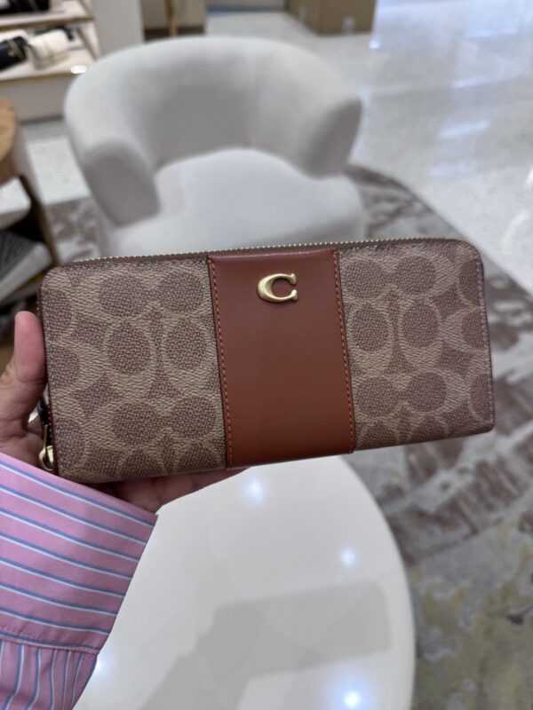 [Pre Order]-Coach Essential Slim Accordion Zip Wallet In Signature Canvas (Tan) Boutique Collection - Image 5