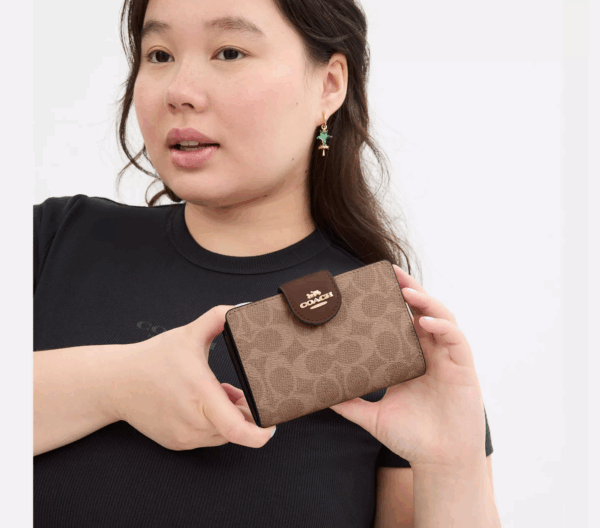 [Pre Order]-Coach Medium Corner Zip Wallet In Signature Canvas (Tan Brown) - Image 2