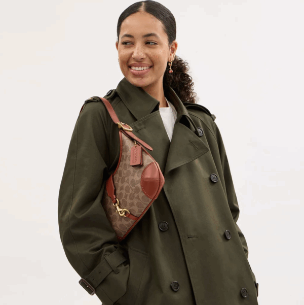 Coach Hamptons Hobo In Signature Canvas (Tan) Boutique Collection - Image 4