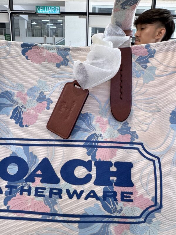 Coach Canvas Tote 42 (Natural MultI) Boutique Collection LIMITED EDITION - Image 3