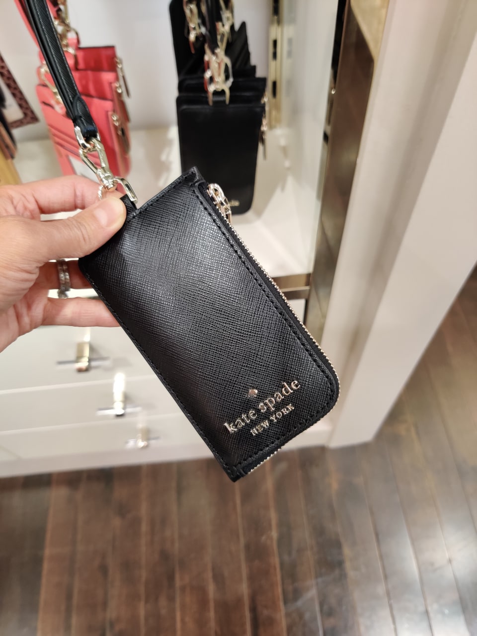 KC573 001