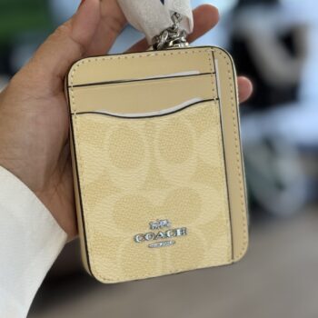 Coach Zip Card Case In Signature Canvas (Hay)