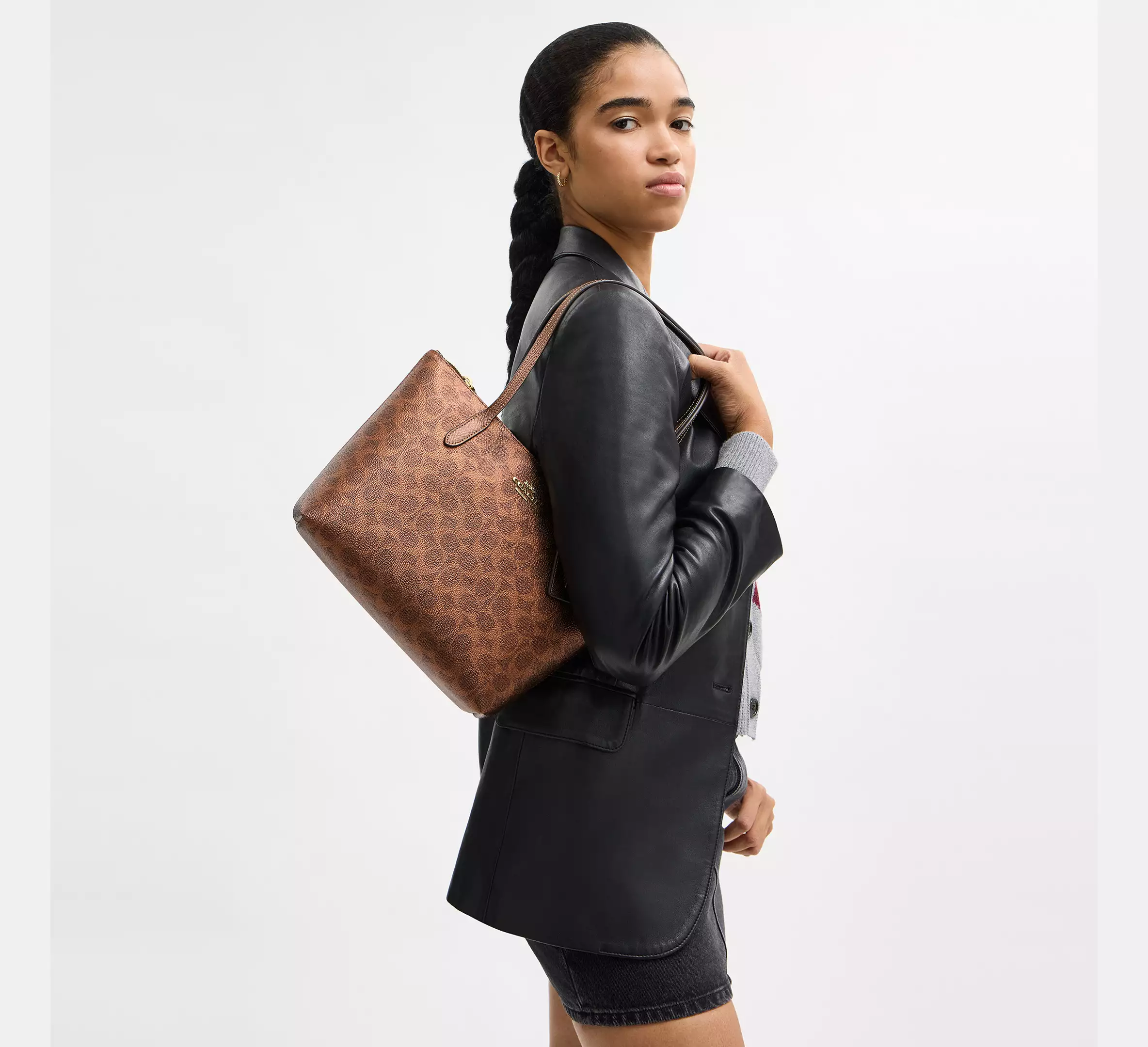 Fiona Zip Tote Bag In Signature Canvas (Brown Cooper)1