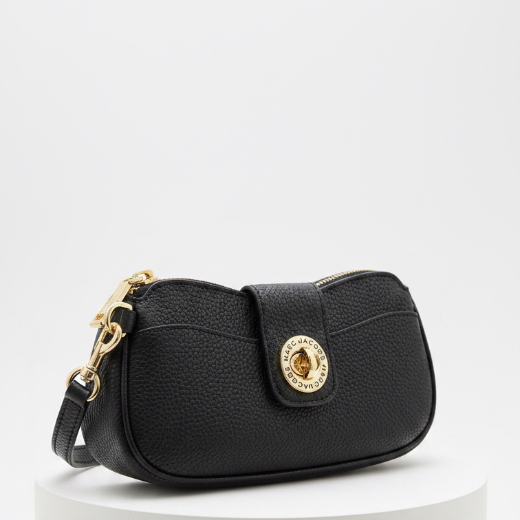 Marc Jacobs Signet Turnlock Wristlet (Black)1