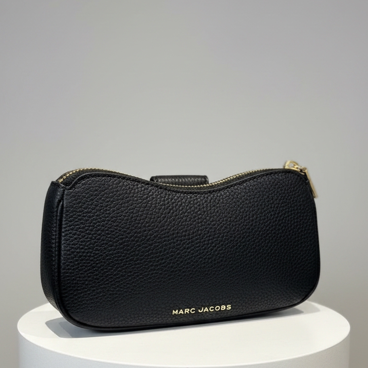 Marc Jacobs Signet Turnlock Wristlet (Black)4