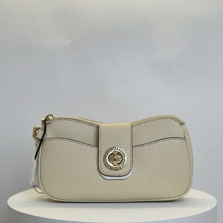 Marc Jacobs Signet Turnlock Wristlet (Marshmallow)